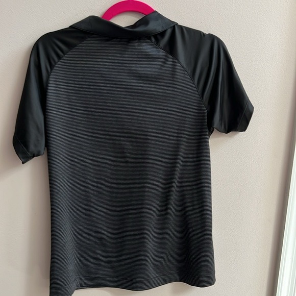 Slazenger Women’s Size Medium Black Striped Golf Shirt Excellent Condition Snaps - Picture 5 of 5